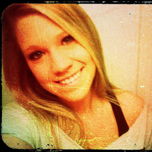 Amanda Bernier Photo 10