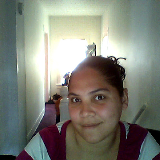 Luz Montanez Photo 11