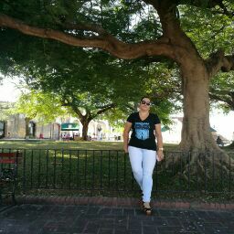 Yesenia Mora Photo 14