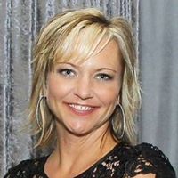 Stefanie Miller Photo 8