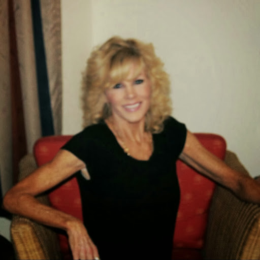 Andrea Hawk Photo 12