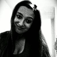 Alicia Crowe Photo 9