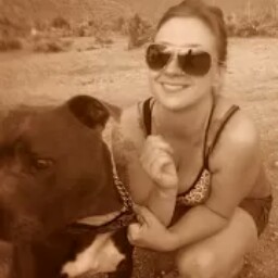 Chelsea Thompson Photo 10