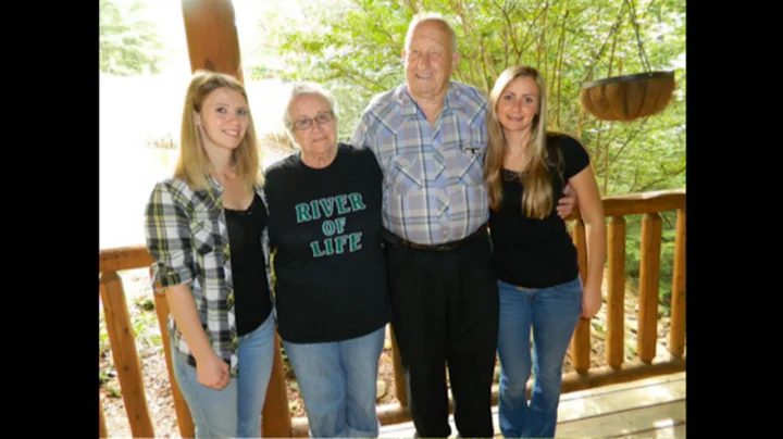 Debbie Laughlin Photo 28