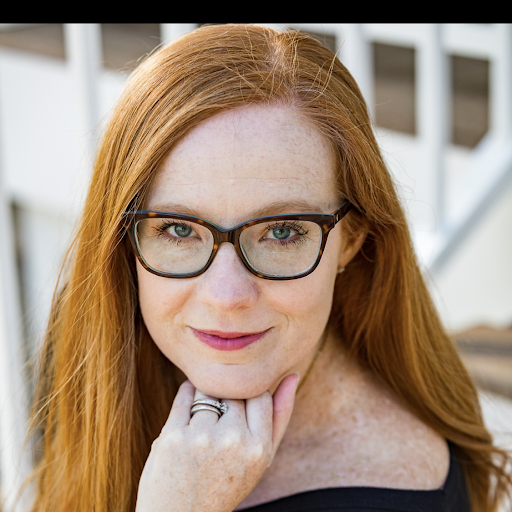 Amanda Schneider Photo 7