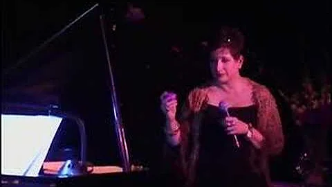Laura Hull Photo 30