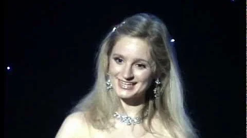Lucy Rhodes Photo 30