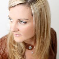 Julia Neville Photo 6