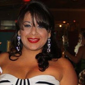 Yvonne Martin Photo 8