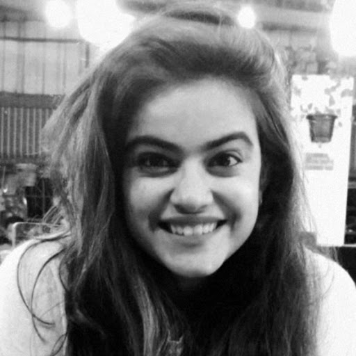 Komal Sharma Photo 13