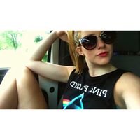 Emily Johns Photo 9
