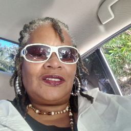 Nadine Scott Photo 16