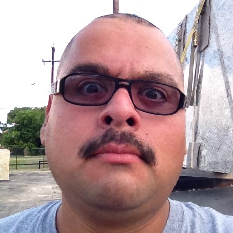 Robert Gonzalez Photo 22