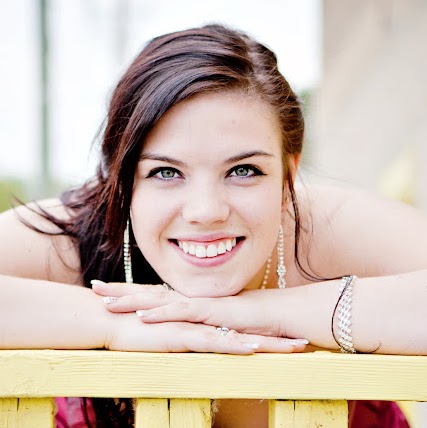 Nicole Steele Photo 12