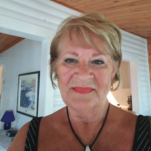 Cynthia Black Photo 14