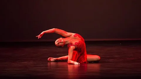 Rebecca Reeves Photo 33
