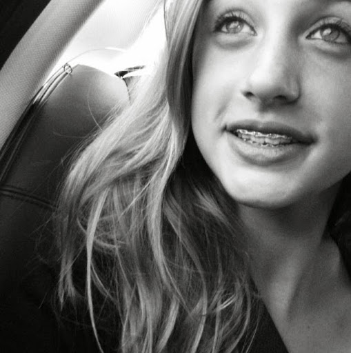 Caroline Fullerton Photo 6