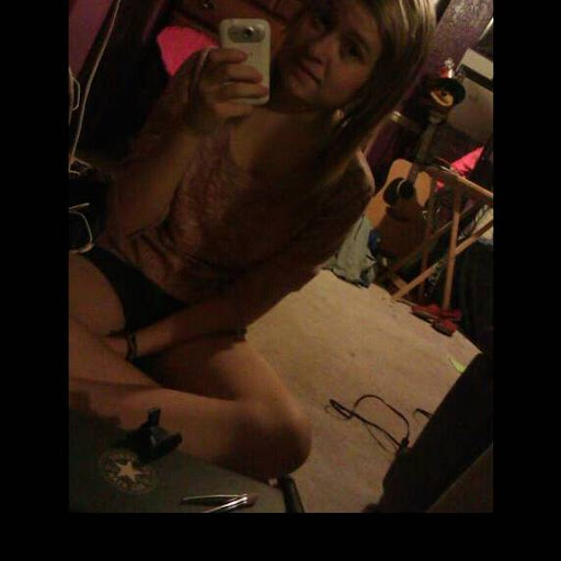 Holly Sexton Photo 13