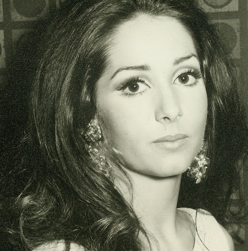 Suzanne Davies Photo 10