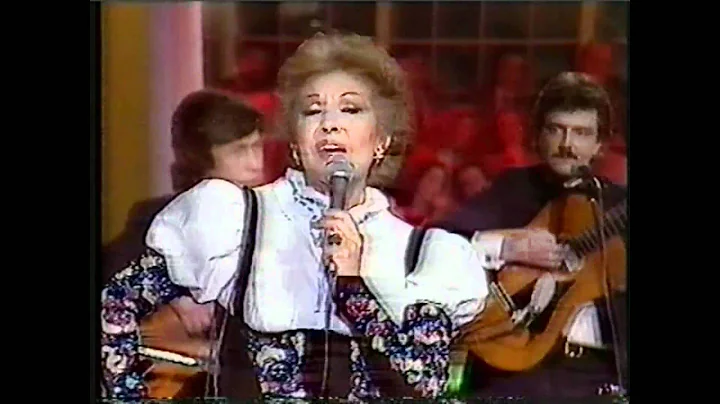 Maria Merida Photo 16
