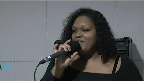 Jennifer Lariviere Photo 27