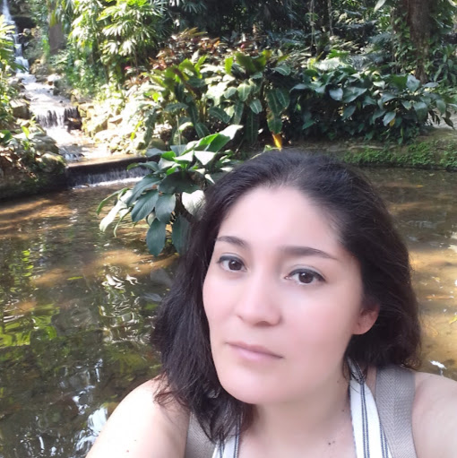 Karina Reyes Photo 16