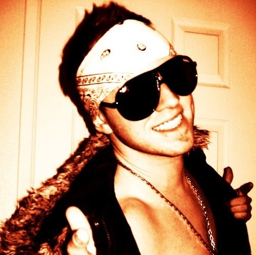 Tyler Lynch Photo 11