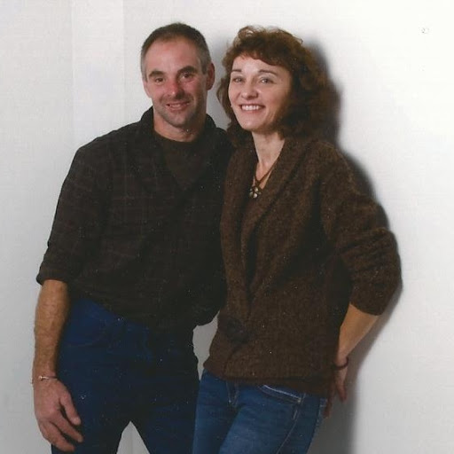Julie Connor Photo 15