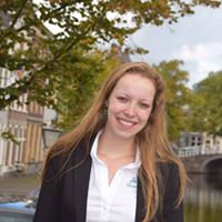 Jennifer Blom Photo 1