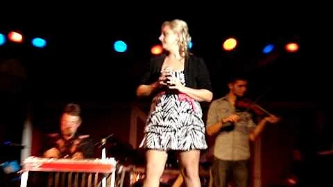 Maria Bartley Photo 16