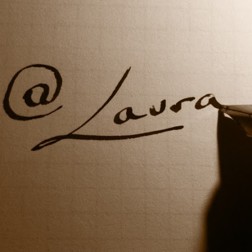 Laura Olmos Photo 9