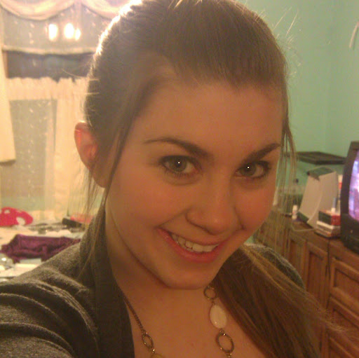 Christina Livingston Photo 10