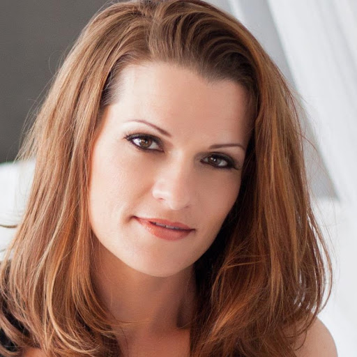 Gina Chandler Photo 11