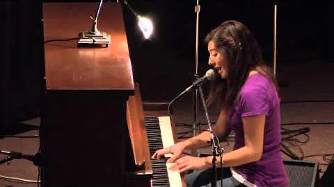 Kristina Knoll Photo 24