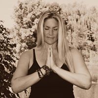 Stefanie Miller Photo 6