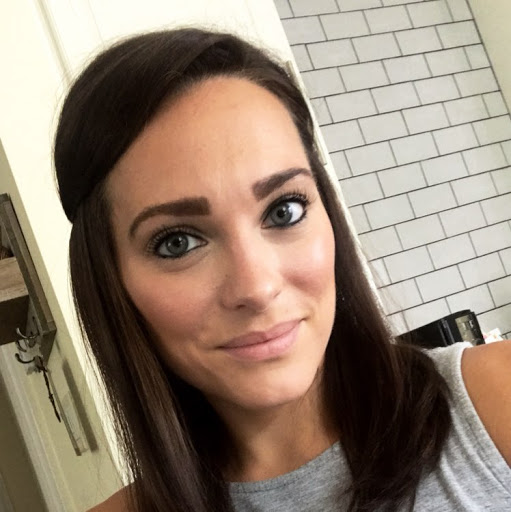 Laura Nemeth Photo 10