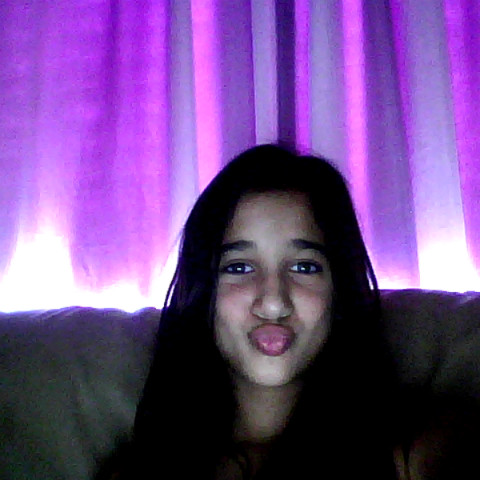Caroline Benitez Photo 9