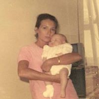 Gloria Torres Photo 9