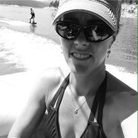 Stephanie Holloway Photo 5