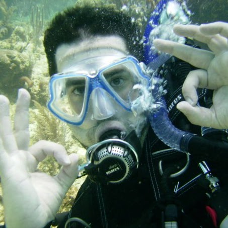 Alex Ayala Photo 10