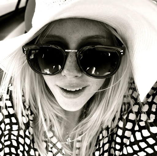 Alice Campbell Photo 10