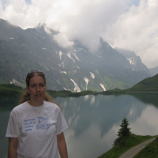 Helen Baker Photo 15