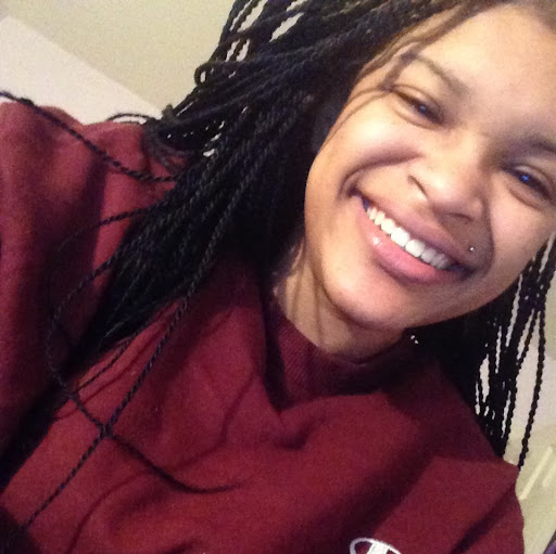 Alexis Holmes Photo 2