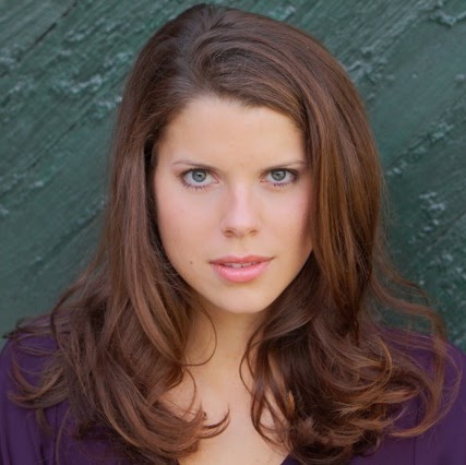 Anna Perry Photo 13