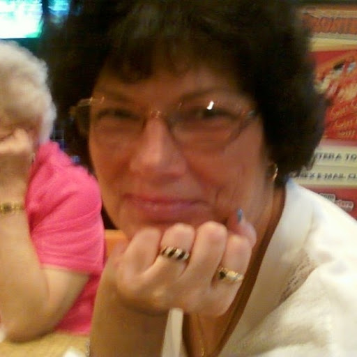 Janis Oliver Photo 10