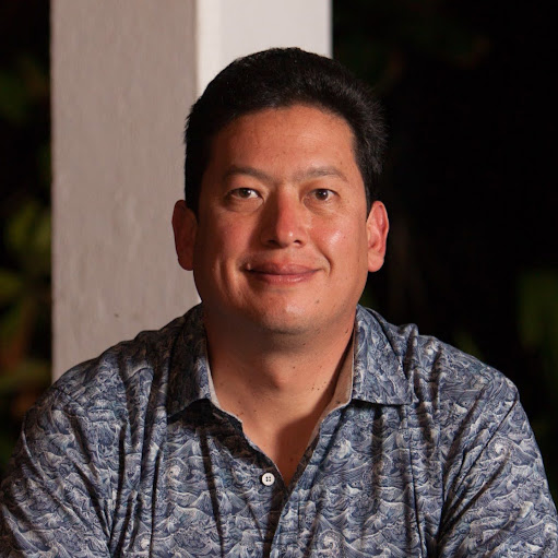 Luis Ayala Photo 4