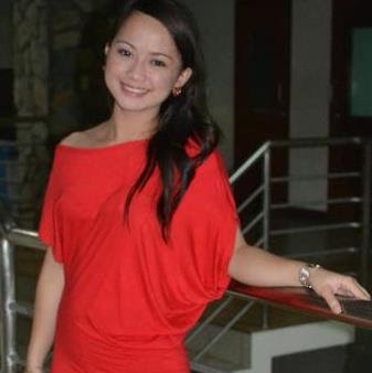April Rosales Photo 9