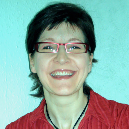 Claire Wade Photo 15