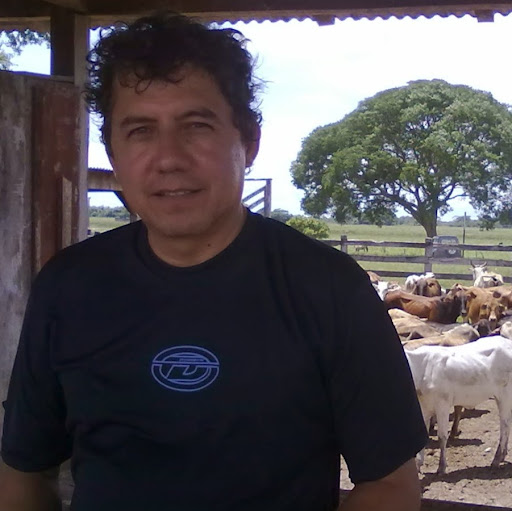 Roberto Montiel Photo 13