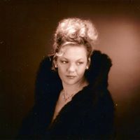 Karen Lindsay Photo 8